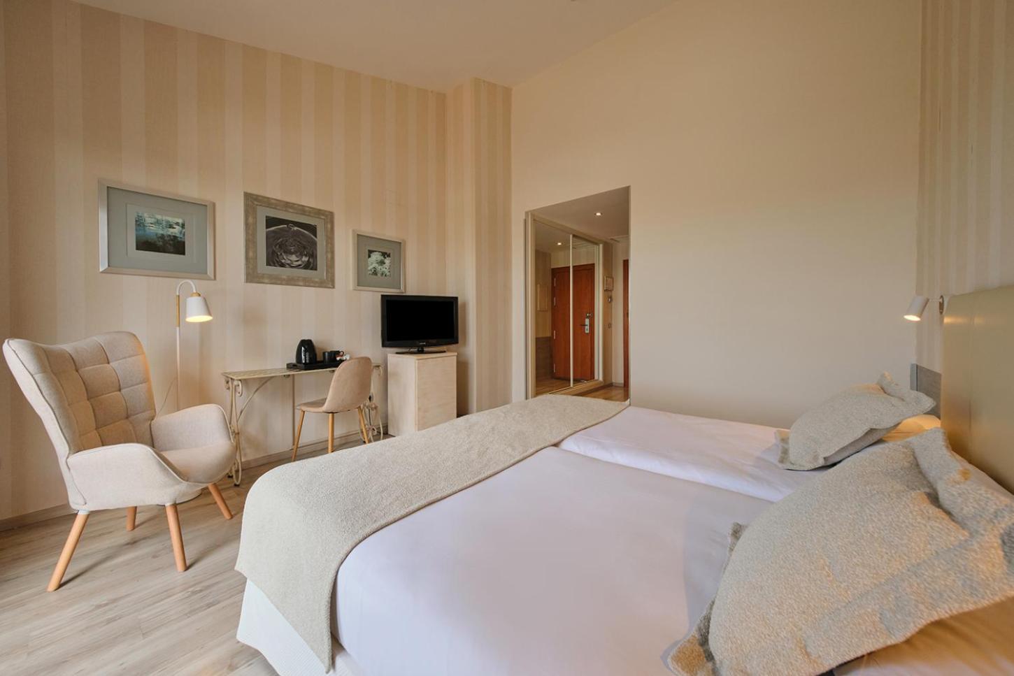 Hotel Spa Villa Nazules Chueca Eksteriør bilde